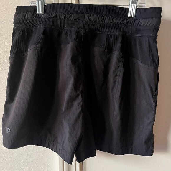 Lululemon Dance Studio HR Short 3.5" Black Size 4 - Picture 6 of 9